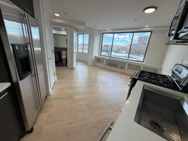 Building Photo - 64-05 Yellowstone Blvd