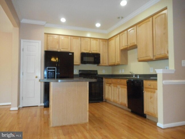 Building Photo - 8085 Horseshoe Cottage Cir