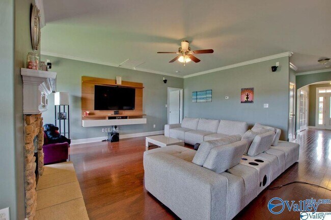 Building Photo - 705 Tide Creek Dr SW