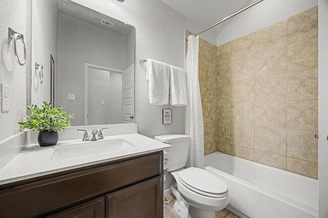 Building Photo - 425 Spiny Lizard Ln