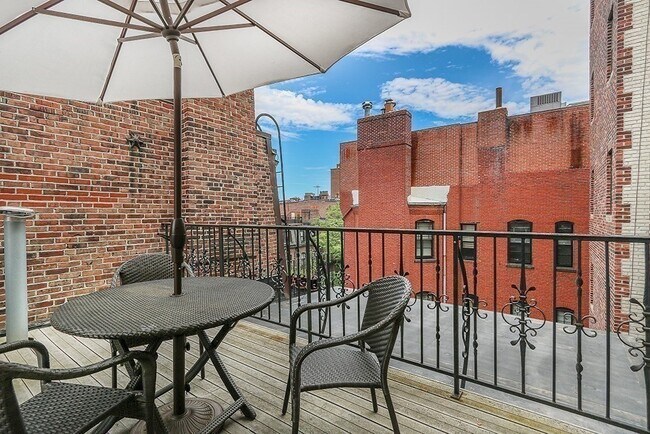 Building Photo - 319 Dartmouth St