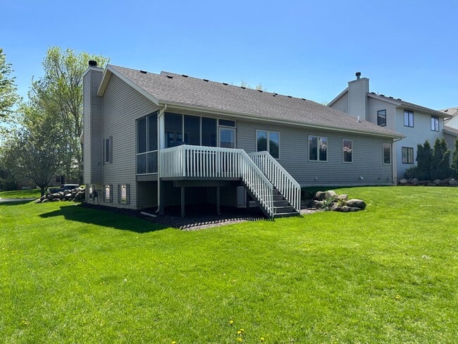 Building Photo - Charming West Side Single Family Home