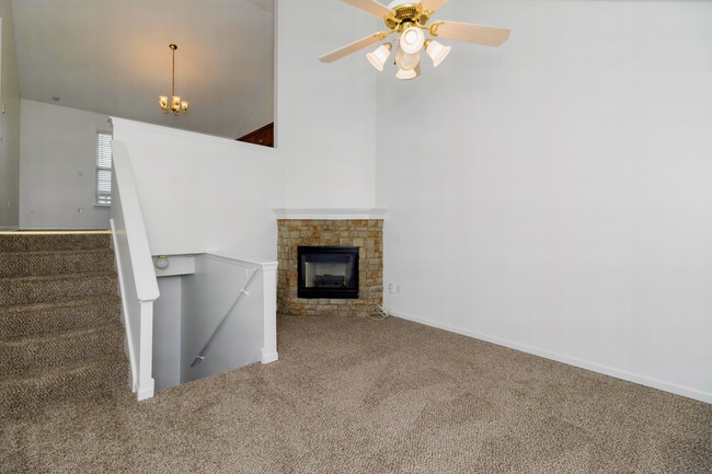 Building Photo - ****COMING SOON**** 3 Bedroom Townhome nea...