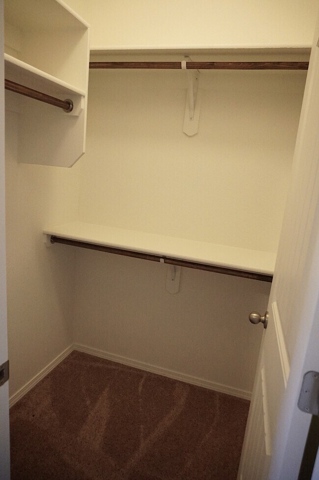 Building Photo - Spacious 4 bedroom Rio Rancho home in Enchanted Hills! Refrigerated air. Right off 550