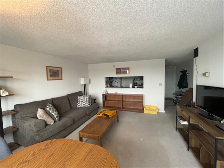 Building Photo - 155 Beacon St