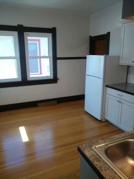 Kitchen - 909 S 2nd St