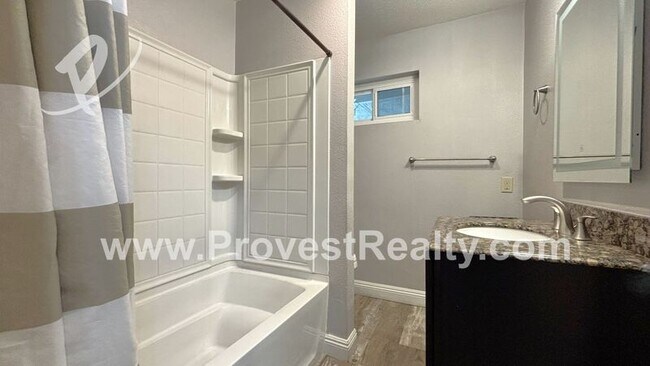 Building Photo - 13930 Hidden Valley Rd