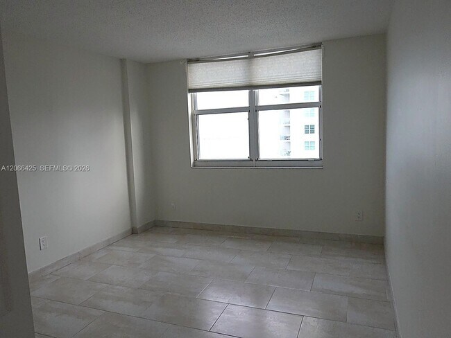 Building Photo - 770 Claughton Island Dr