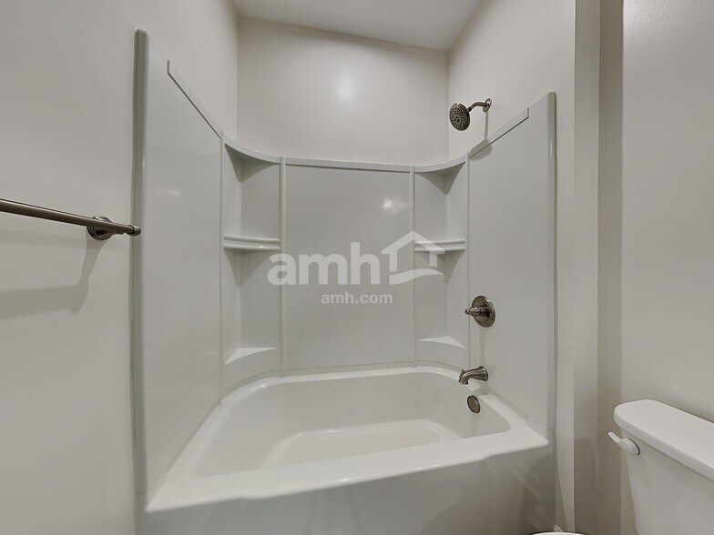 Building Photo - 252 Thames Valley Dr