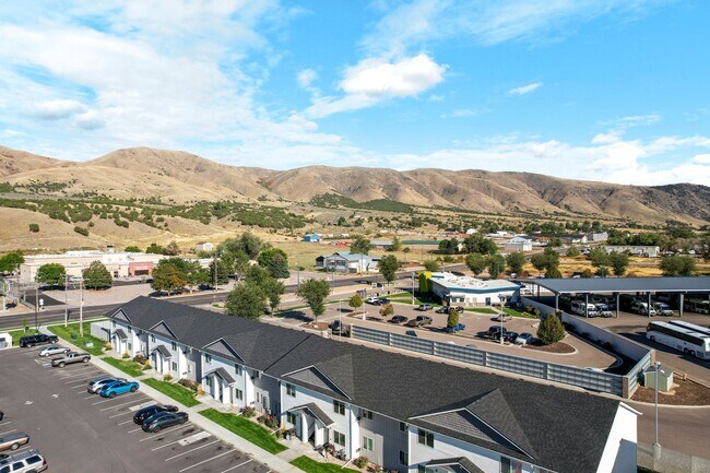 Building Photo - Beautiful, brand new 3 bed apartment in Pocatello!
