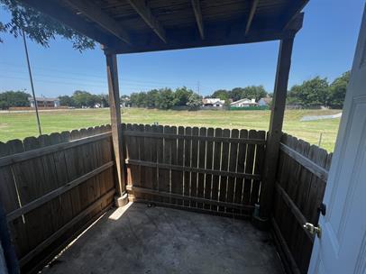 Building Photo - 9806 Roxanna Dr