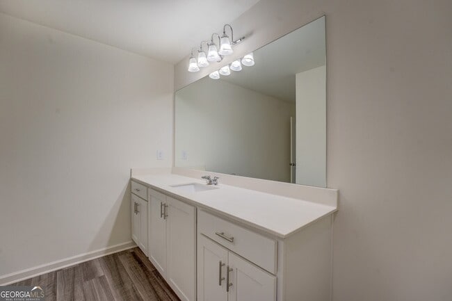 Building Photo - 7061 Rochford Dr