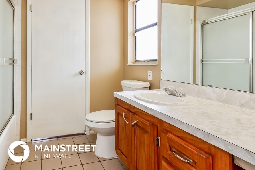 Building Photo - 8373 Camphor Dr