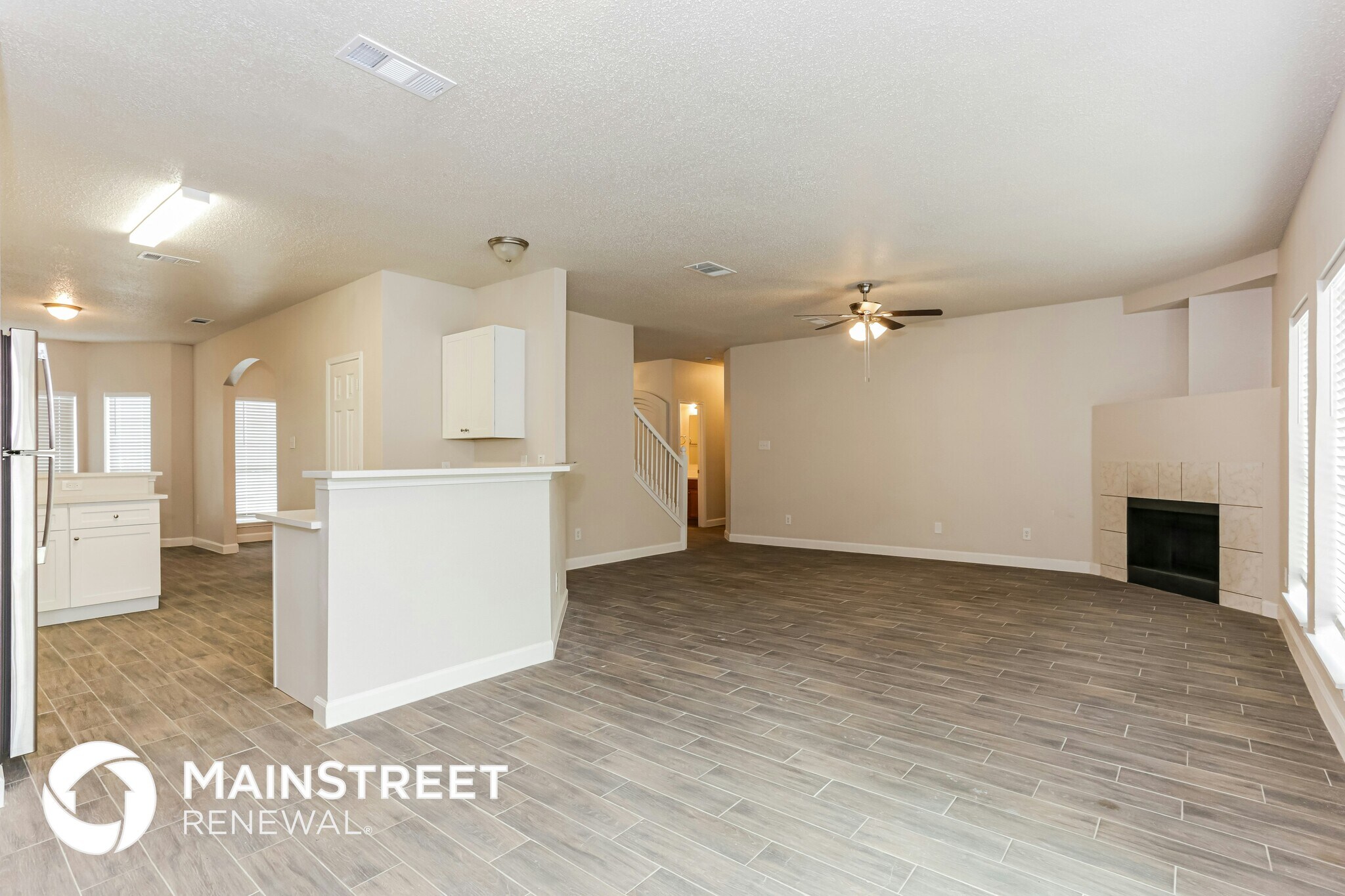 Building Photo - 1954 Pin Oak Ln