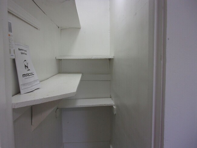 Building Photo - Fully Renovated 3 Bedroom 1 Bath Home