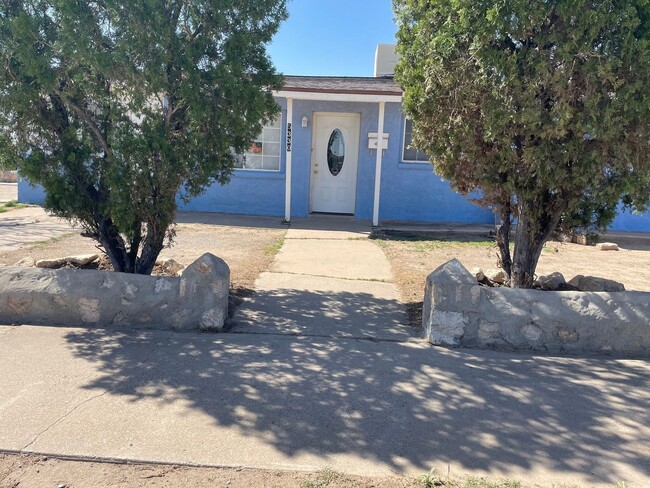 Building Photo - Charming, Newly Renovated Home in a Prime El Paso Location!