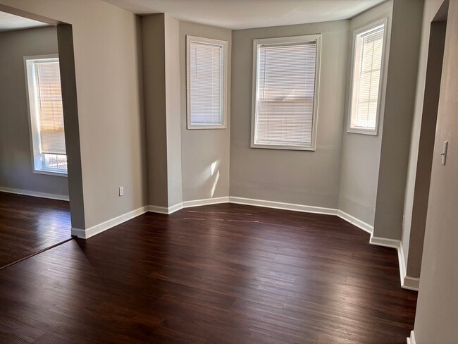 Building Photo - 620 Oneida St