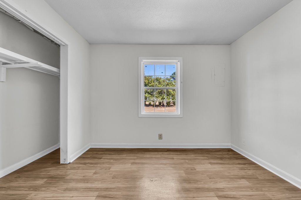 Building Photo - 1025 6th Ave N