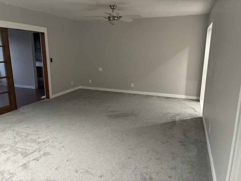 Building Photo - 1926 Glenview Ave