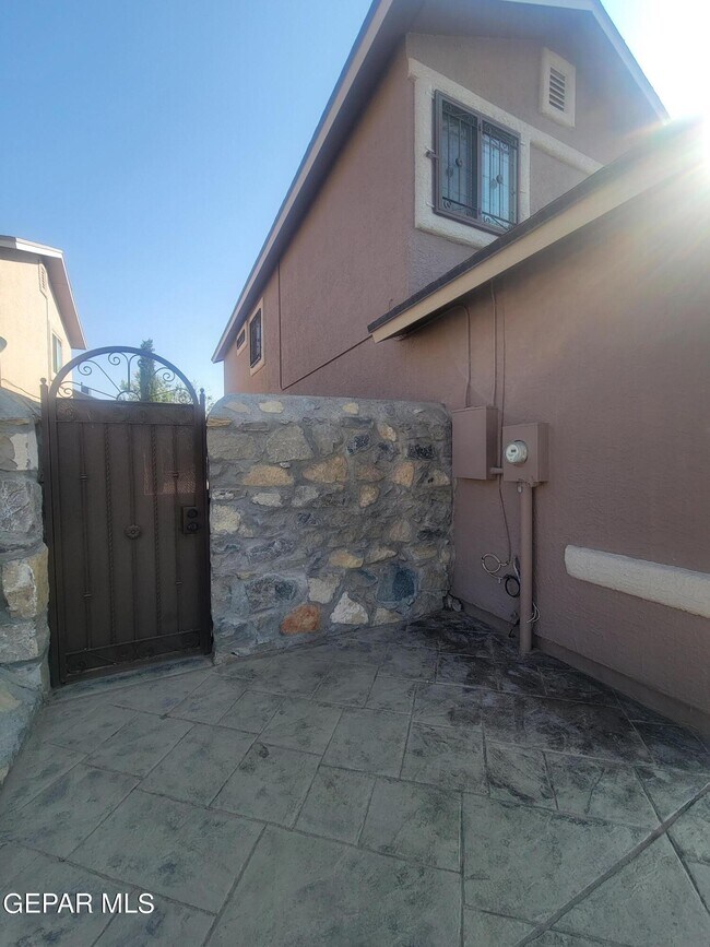 Building Photo - 14267 Pacific Point Dr