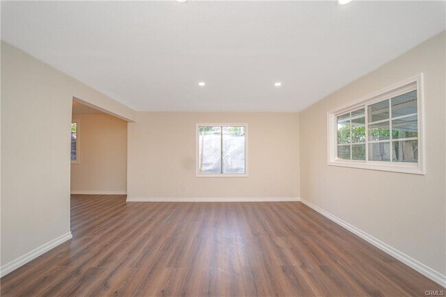 Building Photo - 10611 Pleasant Way