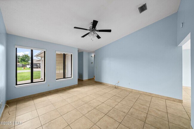 Building Photo - 7750 Betty Louise Dr