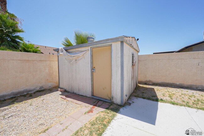 Building Photo - 1429 S Pagent Ave