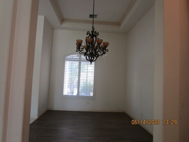 Building Photo - Seven Oaks Grand Island