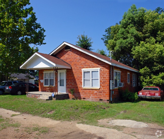 Building Photo - 217-229 Whistler St