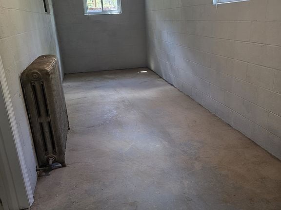 Building Photo - Newly remodeled single family home