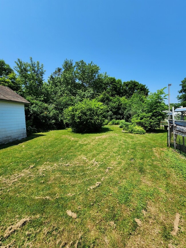 Building Photo - 71 14th St