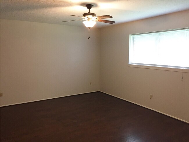 Building Photo - 22815 Merrymount Dr