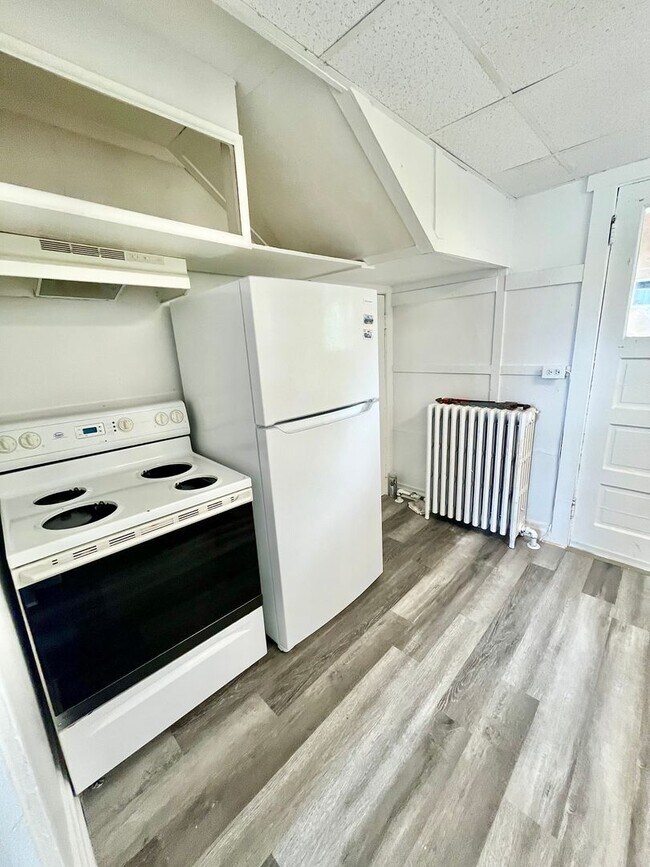 Building Photo - 2 Bedroom Single-Family Home in Bellefonte – Available August 1