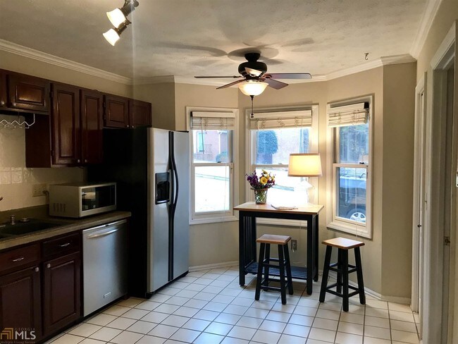 Building Photo - 2600 Holcomb Springs Dr