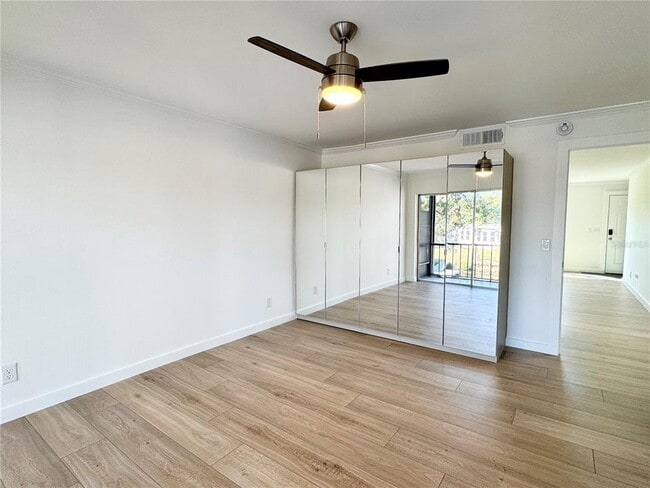 Building Photo - 9205 Tudor Dr