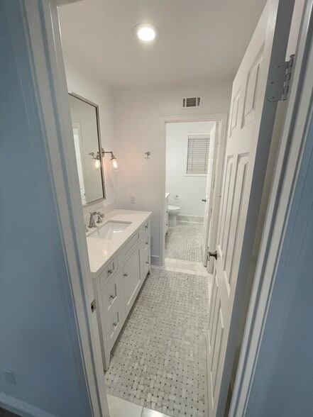 Building Photo - 77 San Raphael