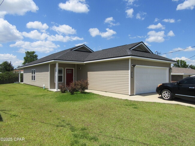 Primary Photo - 2811 N Panama Ave