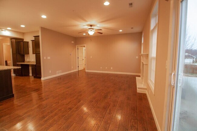 Building Photo - 7413 Rosedown Dr