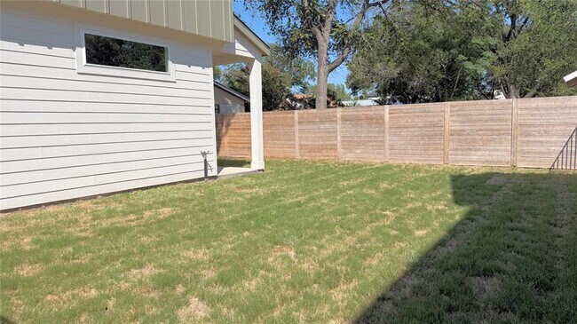 Building Photo - 6107 Richardson Ln