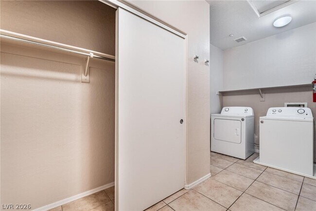 Building Photo - 4630 Basilicata Ln