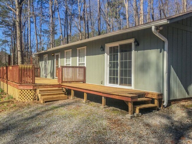 Building Photo - 620 Pine Oaks Dr