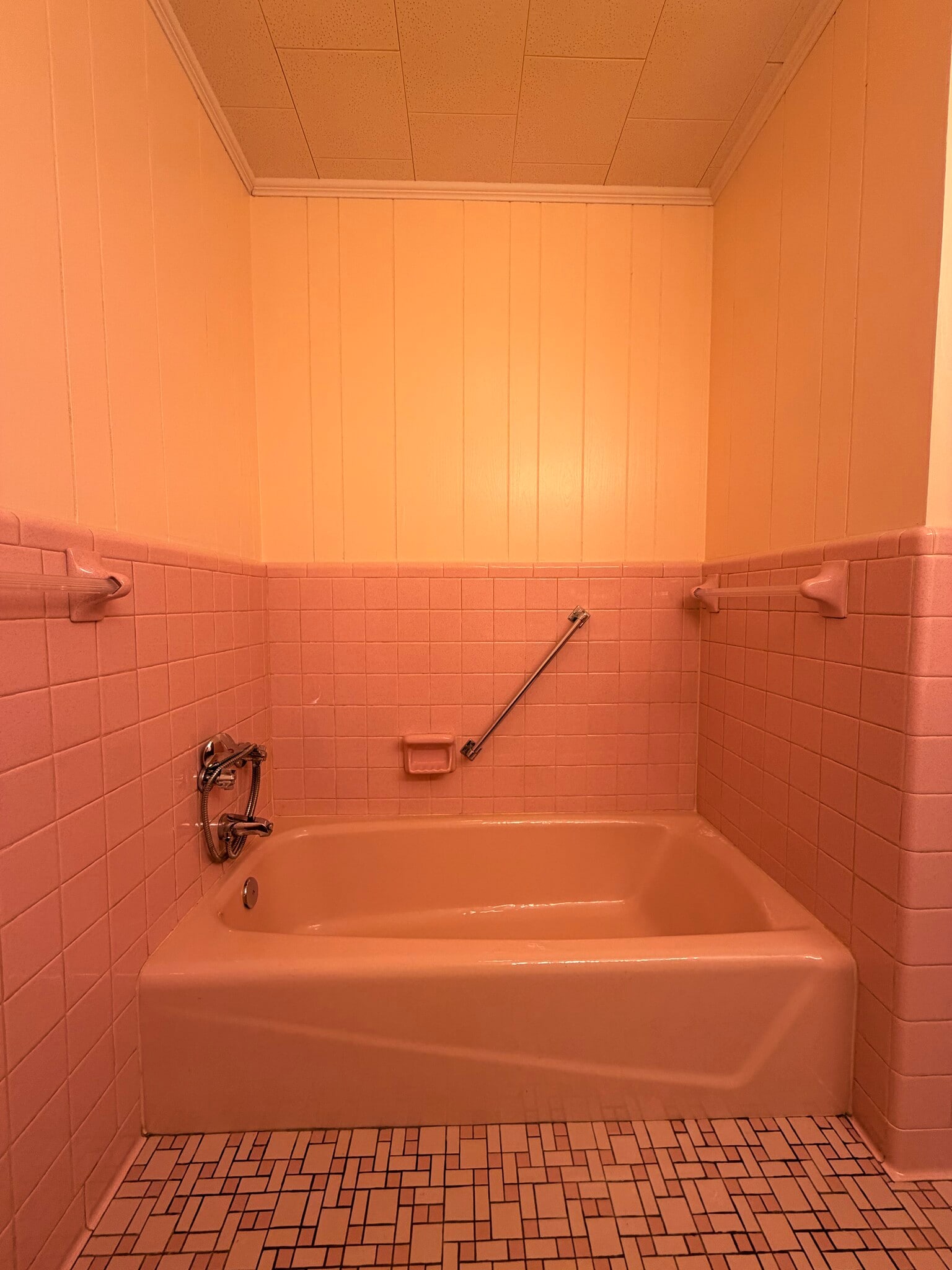 Building Photo - 518 5th St