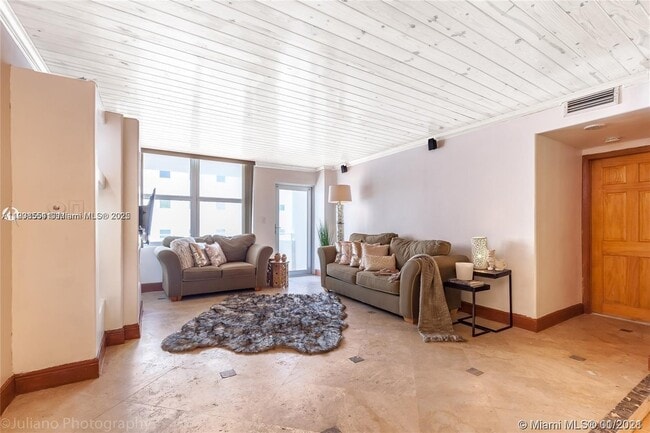 Building Photo - 9225 Collins Ave