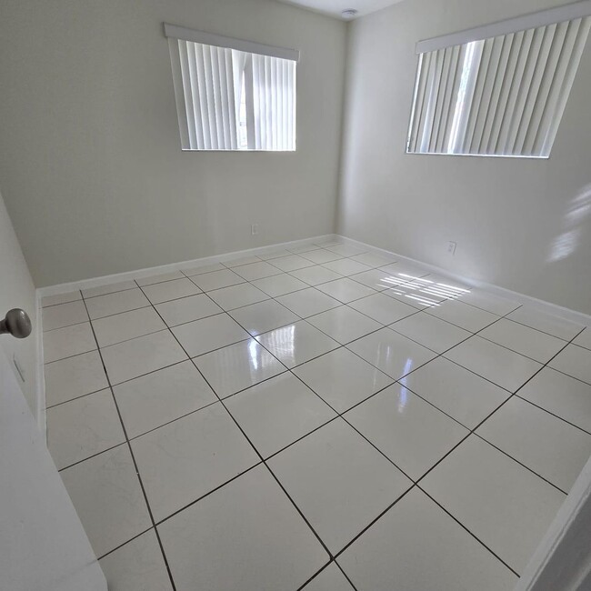 Building Photo - 3612-3614 TAYLOR ST