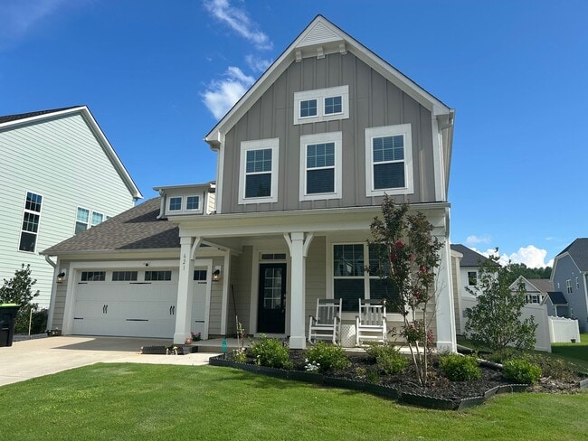 Primary Photo - 3 Bed | 2.5 Bath House in Holly Springs