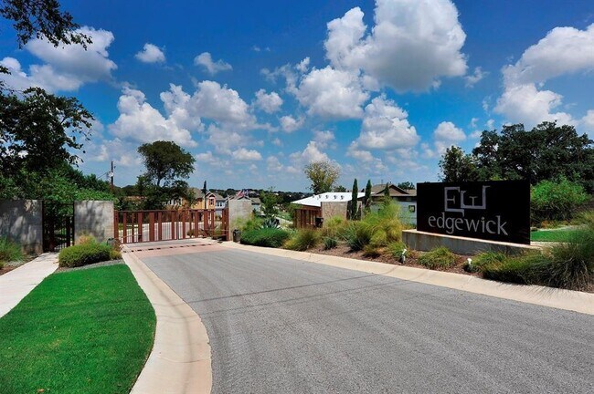 Building Photo - 2021 Geniveive Ln