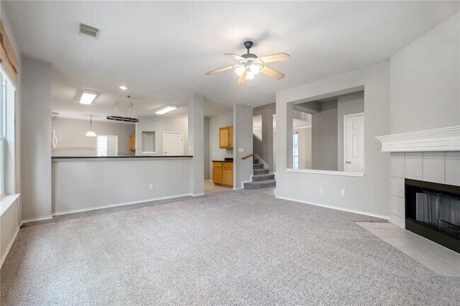 Building Photo - 4229 Kingsburg Dr