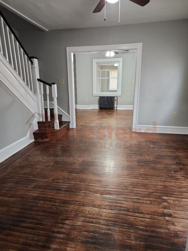 Building Photo - 5 BEDROOM HOME FOR RENT IN COLLINGDALE!