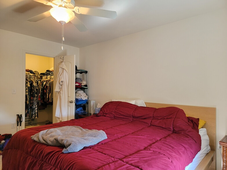 Building Photo - 642 Brentwood Dr