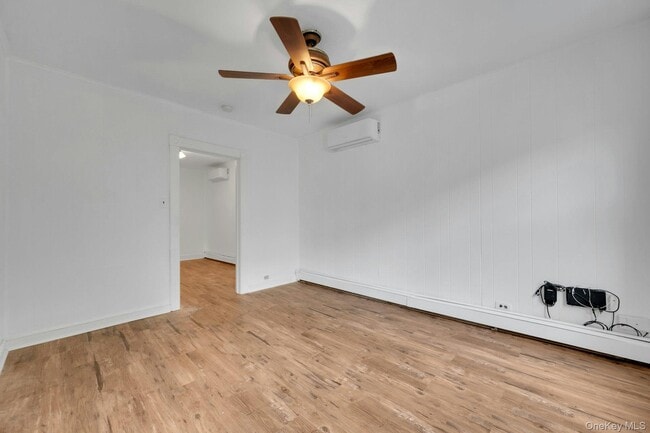 Building Photo - 437 Warburton Ave